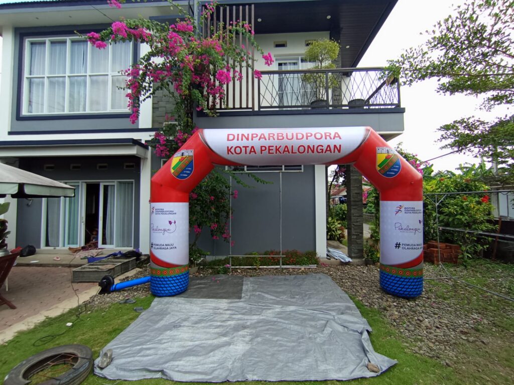 balon gate dinparbudpora kota pekalongan 2